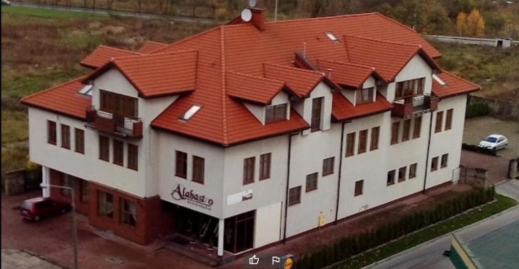 Alabastro Acomodação com café da manhã Tomaszów Mazowiecki Exterior foto